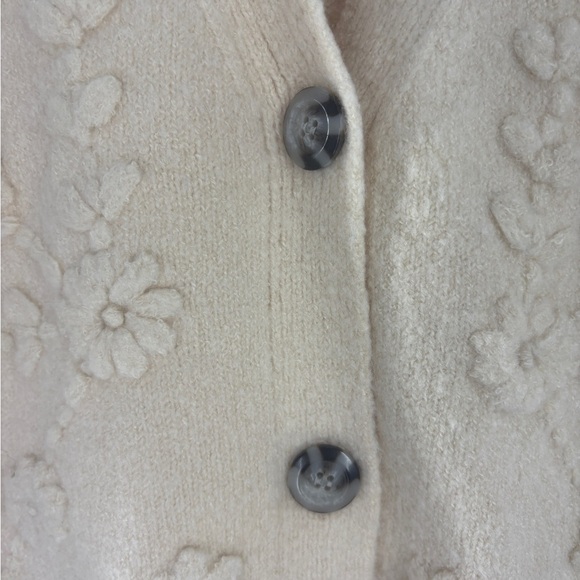 Jessica Simpson Cream Floral V-Neck Sweater Vest - Picture 5 of 8